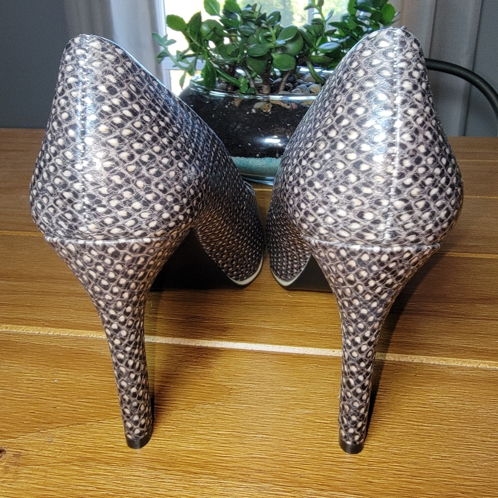 Nine West "Chantilly" Pumps - Size 8‎ - Picture 3 of 8